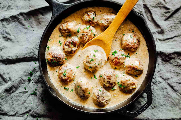 Chicken Mozzarella Meatballs + Cauli Alfredo Pasta